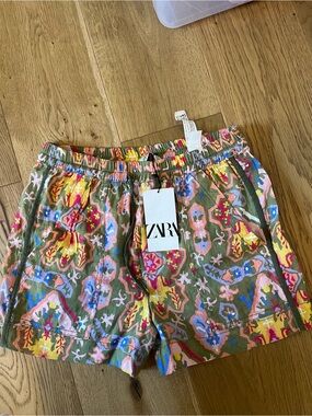 Zara Olive Green Floral-Print High Waist Shorts